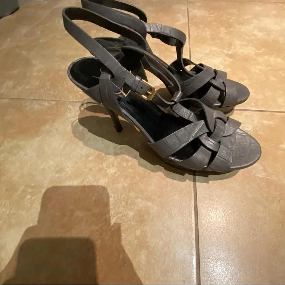 SOLD Saint Laurent Grey Alligator Embossed 75 Tribute Heels Size 38.5 EU - Picture 5 of 10